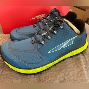 NEW Altra men’s superior 4.5 size 8 trail running hiking shoe